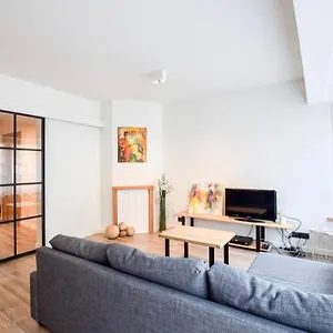 West-end Apartment